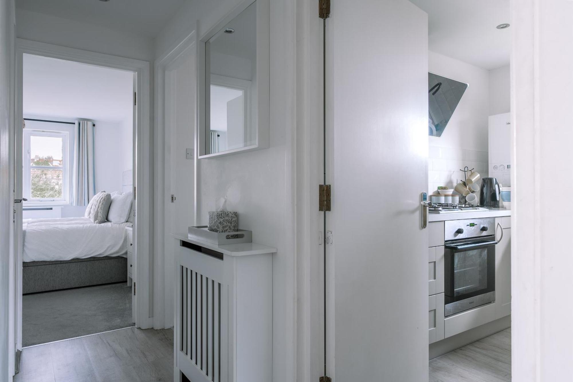 Ferienwohnung Hightide - 2 Bed With Parking, Balcony & Sea View. Swanage Exterior foto
